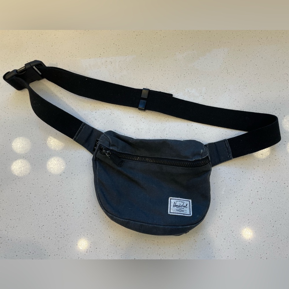 Herschel Fifteen Hip Pack - Adjustable Strap, Black